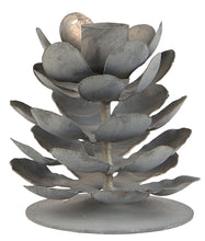 Charger l'image dans la galerie, Bougeoir pomme de pin