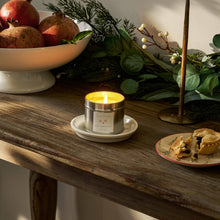 Charger l'image dans la galerie, Bougie parfumée de Noël en boîte – Sophie Allport, 170 g