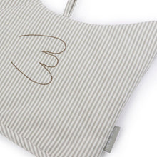 Charger l'image dans la galerie, Couvre-théière poule rayée Stamford Stripe – Sophie Allport
