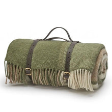 Charger l'image dans la galerie, Couverture de pique-nique Tweedmill en laine, carreaux verts

