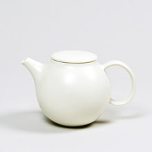 Charger l'image dans la galerie, Théière Pebble - Blanc KINTO
